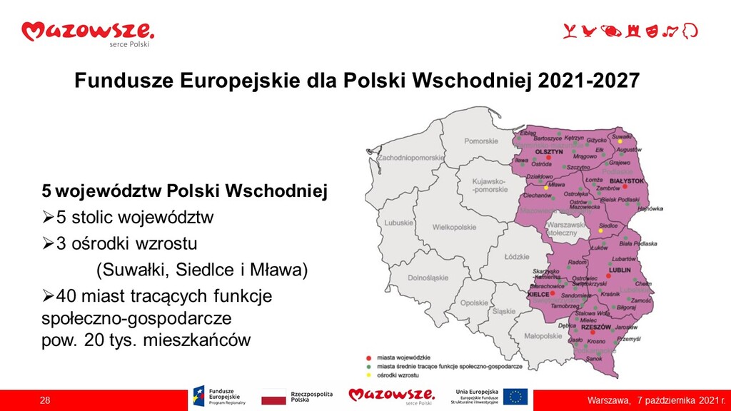 Tablica informująca o Funduszach Europejskich dla Polski Wschodniej 2021-2027. Jest schematyczna mapka Polski z wyróżnieniem 6 regionów objętych wsparciem.