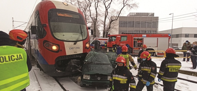 Wypadek na przejeździe z udziałem pociągu WKD