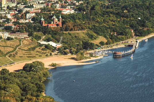 Płock - widok na skarpę w katedrą