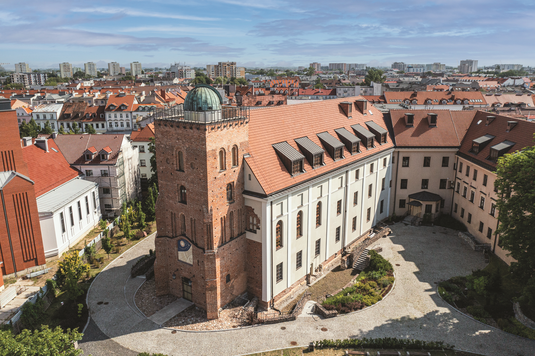 Widok z lotu ptaka na budynek liceum im. Małachowskiego