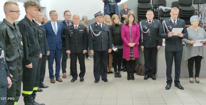 uczestnicy spotkania zgromadzeni w strażnicy