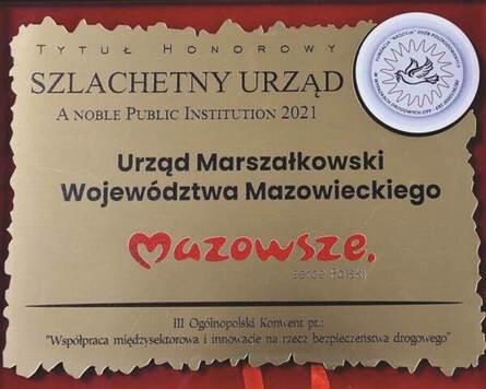 Grawerowana tabliczka informująca o wyróżnieniu w konkursie