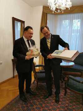 Ambasador Republiki Chorwacji oraz Marszałek na spotkaniu w siedzibie Ambasady Chorwacji.