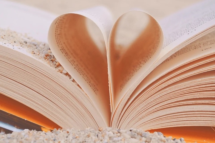 BookHeart.jpg