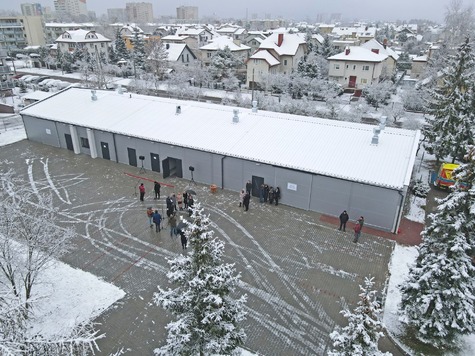 Widok z lotu ptaka na nowy budynek pogotowia