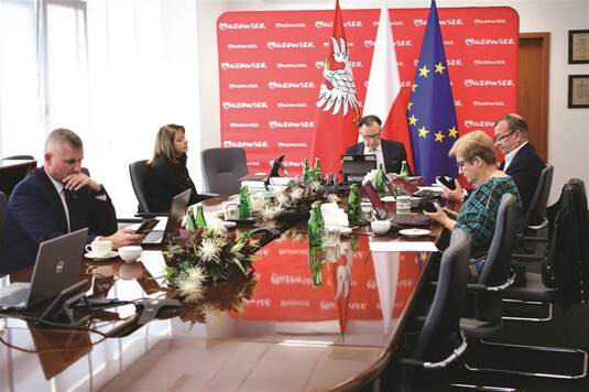 Od lewej: Rafał  Rajkowski, Janina Ewa Orzełowska, Adam Struzik, Wiesław Raboszuk, Elżbieta Lanc.