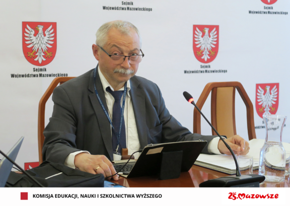 Przewodniczący komisji edukacji Krzysztof Skolimowski