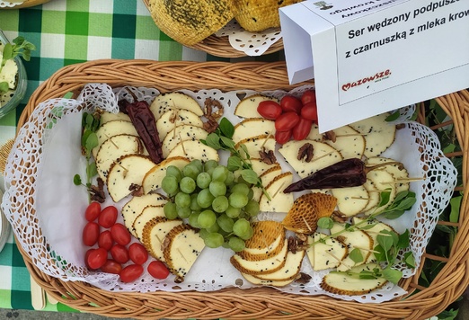 Wyróżnienie w konkursie ser wędzony podpuszczkowy z czarnuszką z mleka krowiego