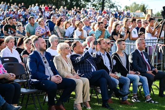 marszałek Adam Struzik i radny Konrad Wojnarowski na widowni  