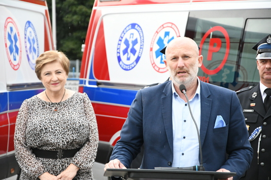 Przekazanie karetek Meditransu dla strażaków