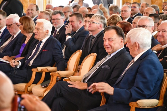 Pierwszy rząd gości podczas jubileuszu