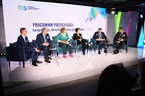 paneliści konferencji