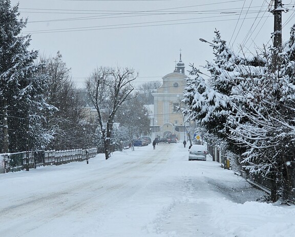 kościół w Siennicy zimą