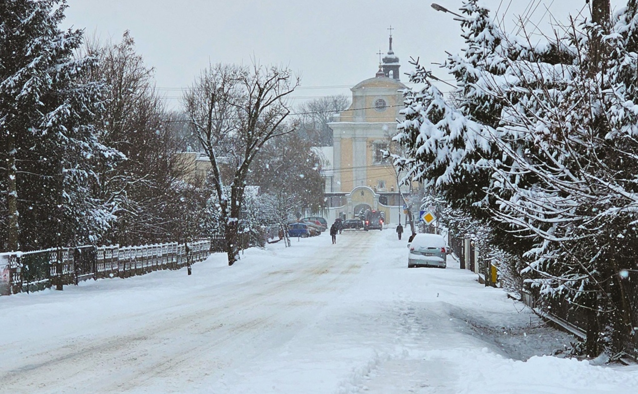 Siennica w śniegu