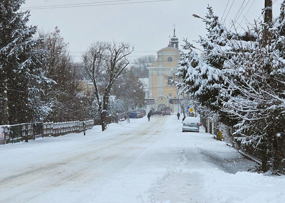 Siennica w śniegu