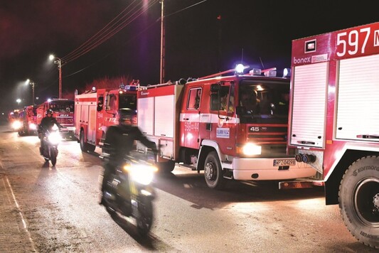 Przejazd wozów strażackich przez Przasnysz w ramach WOŚP