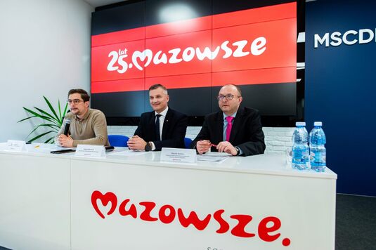 Podpisanie umów z beneficjentami z regionu radomskiego