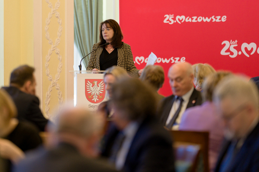 przemawia Janina Ewa Orzełowska