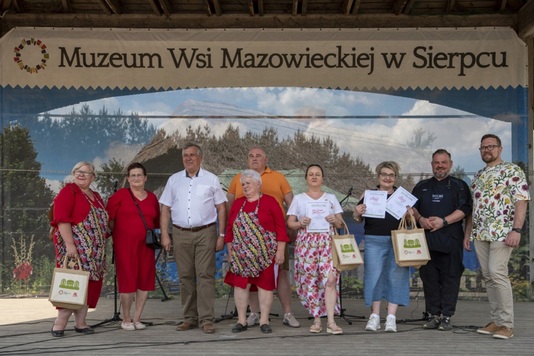 Gotowanie na leśnej polanie - laureatki konkursu