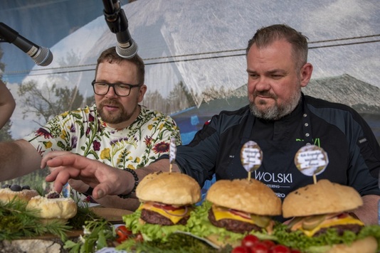 Gotowanie na leśnej polanie - jury konkursu