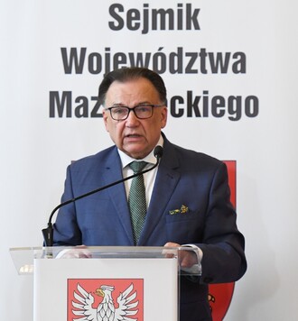 Marszałek na mównicy sejmikowej