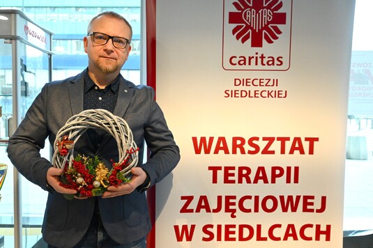 Jeden z pracowników Warsztatów Terapii Zajęciowej w Siedlcach.