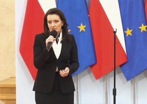 Minister ds. Polityki Senioralnej Marzena Okła-Drewnowicz, przemawiająca podczas spotkania.