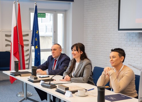 Przewodnicząca Mazowieckiej Rady Oświatowej Anna Brzezińska, zastępczyni przewodniczącej Magdalena Nowacka oraz członek Rady Mirosław Krusiewicz.