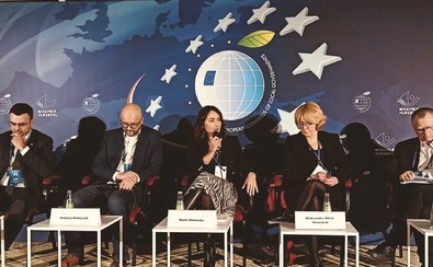 Debata poświęcona prasie samorządowej podczas X Europejskiego Kongresu Samorządów w Mikołajkach. Głos ma biorąca udział w debacie Marta MIlewska, rzeczniczka prasowa Urzędu Marszałkowskiego Województwa Mazowieckiego w Warszawie.