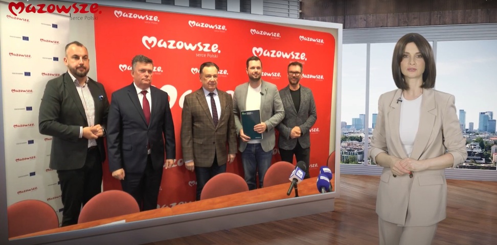 Kadr z prezenterką i ekranem