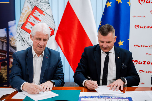 Od lewej: Krzysztof Zalibowski – prezes zarządu MPK Sp. z o.o. w Radomiu, Rafał Rajkowski, wicemarszałek Mazowsza.