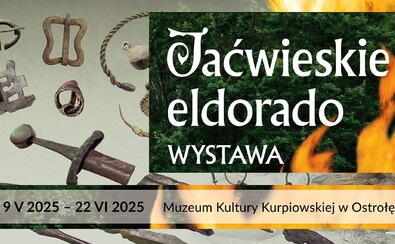 Plakat promujący wydarzenie: nazwa i termin wystawy na tle będącym zdjęciem, które  przedstawia zabytkowe narzędzia i ozdoby.