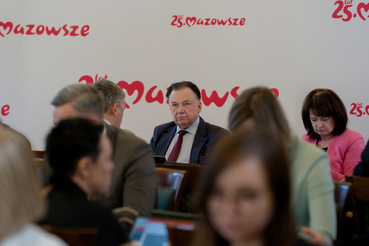 Marszałek województwa mazowieckiego Adam Struzik podczas sesji sejmiku Mazowsza