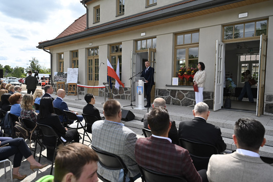 Wicemarszałek Rafał Rajkowski na otwarciu filii Grójeckiego Ośrodka Kultury